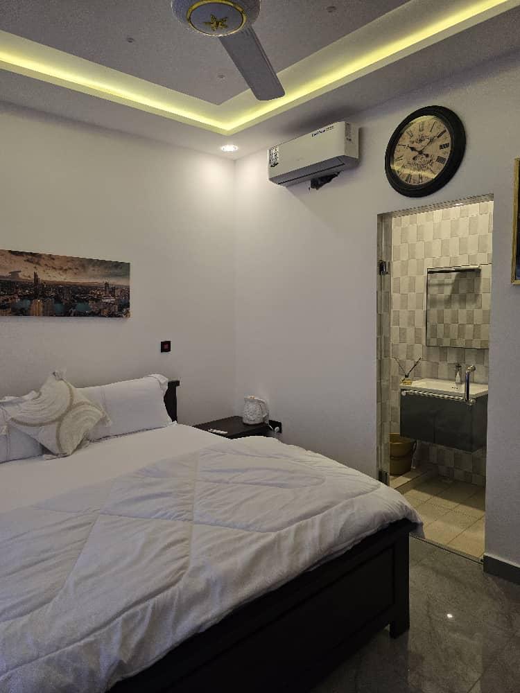 Standard Room with ensuite bathroom